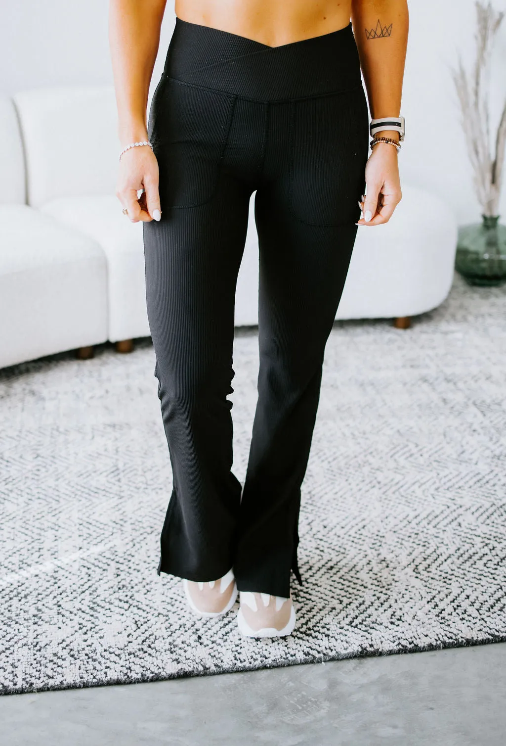 Mae Crossover Ribbed Flare Legging