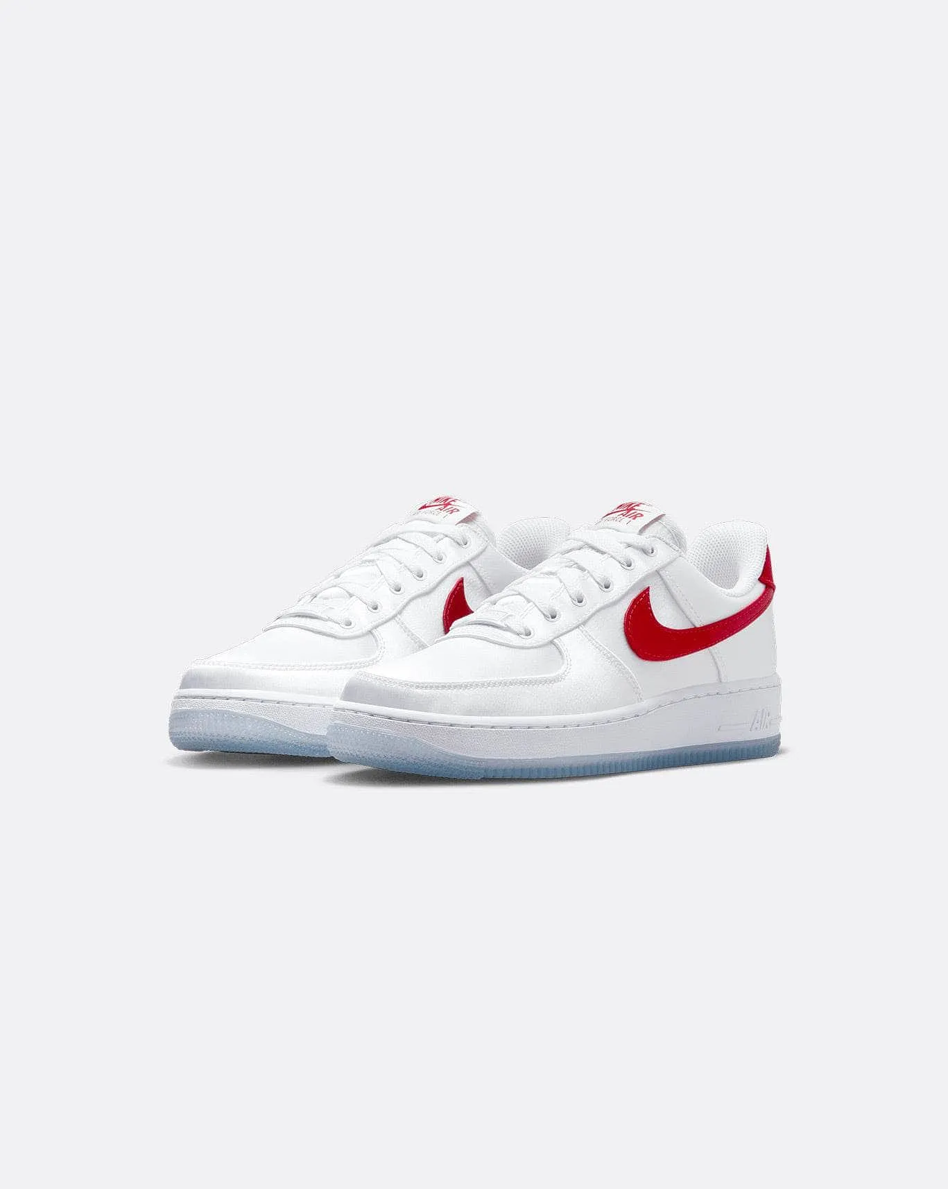 Nike Women's Air Force 1 '07 ESS SNKR