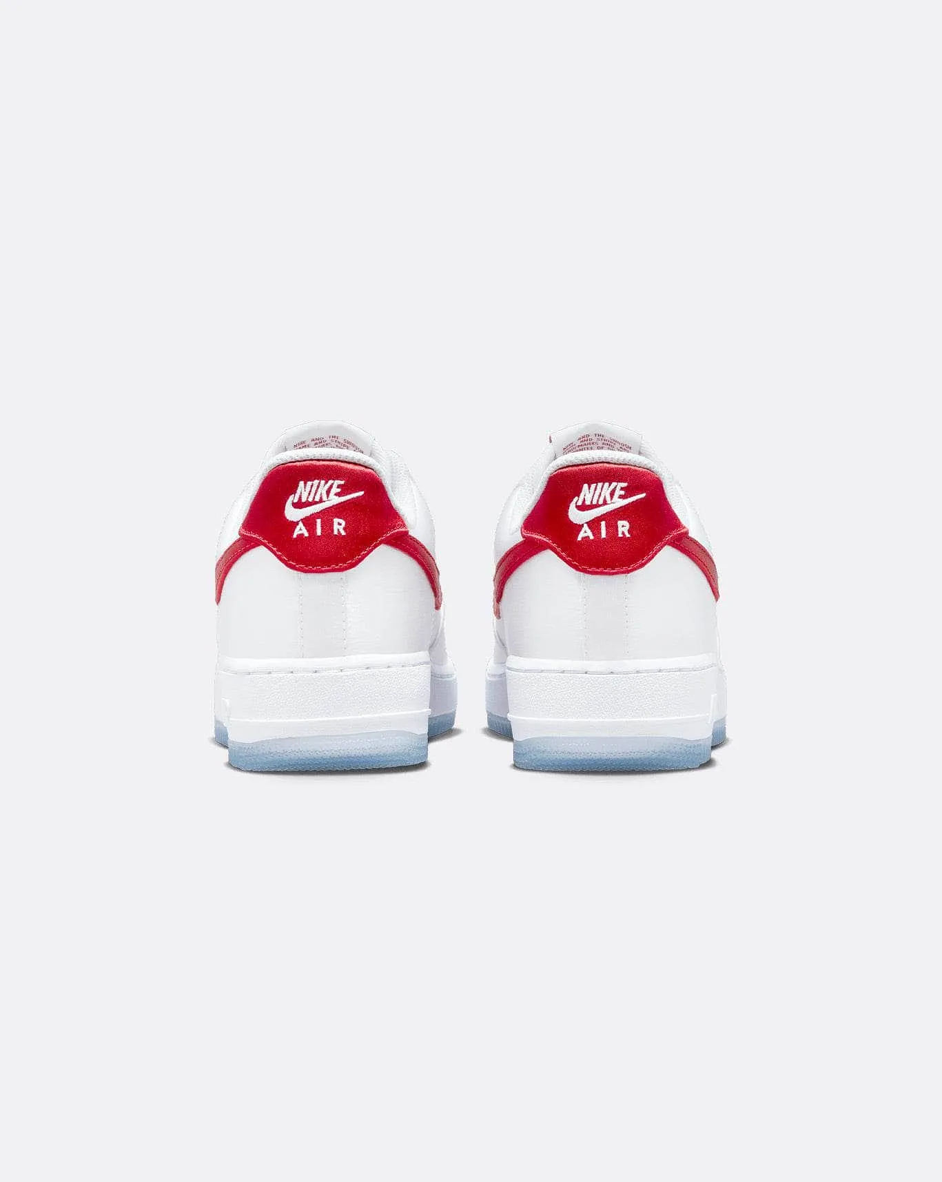 Nike Women's Air Force 1 '07 ESS SNKR