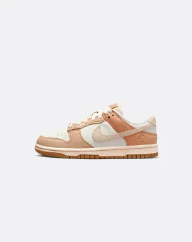 Nike Women's Dunk Low SE