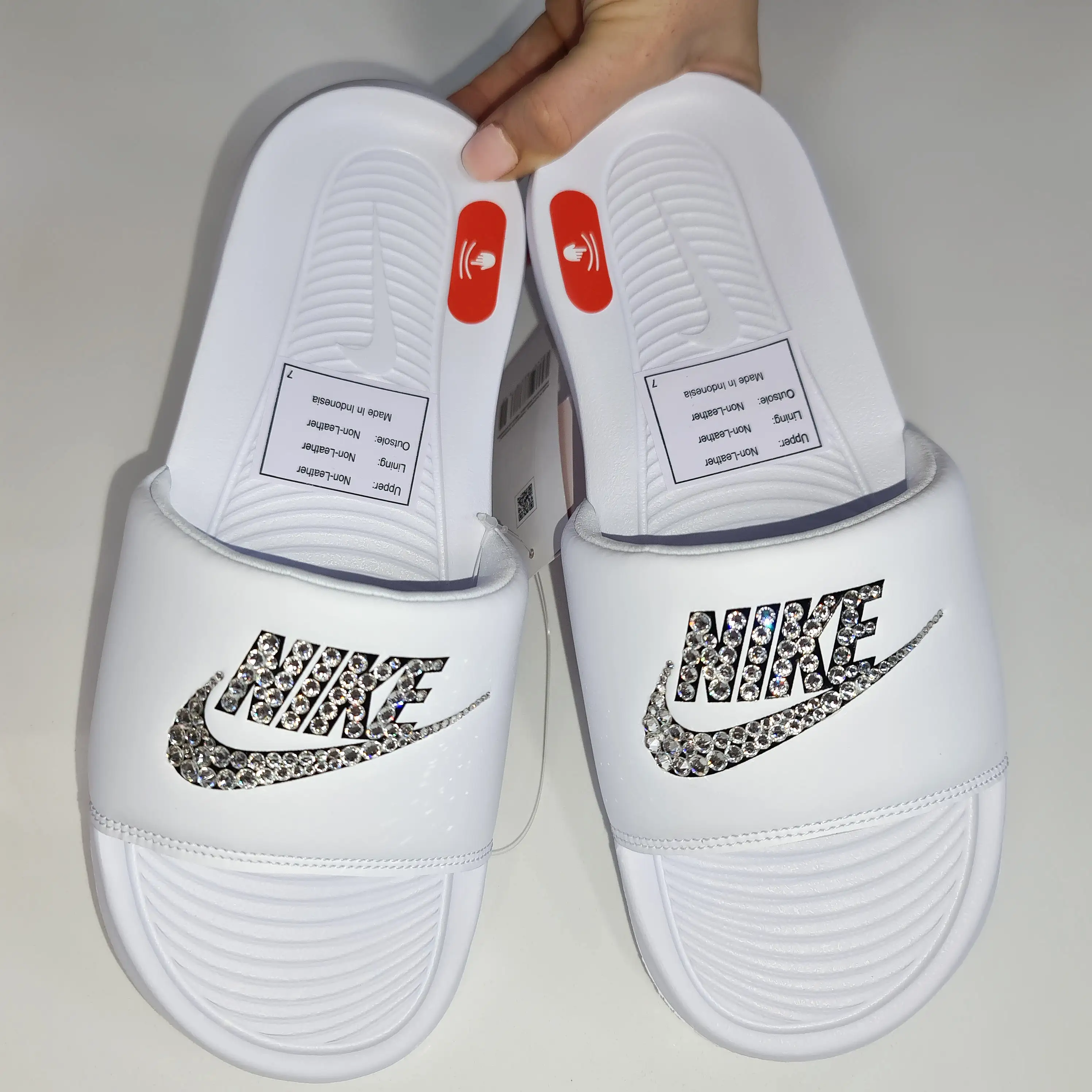 Victori Women Slides (White)